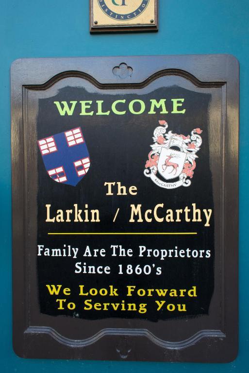 Larkin'S Pub, Restaurant, And B&B Milltown  Exterior photo